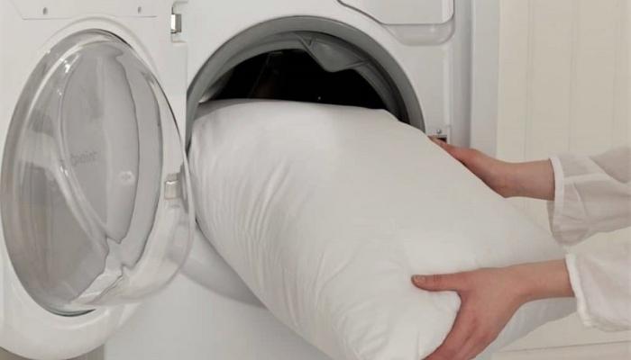 Nên sử dụng máy giặt lồng ngang để giặt ruột gối