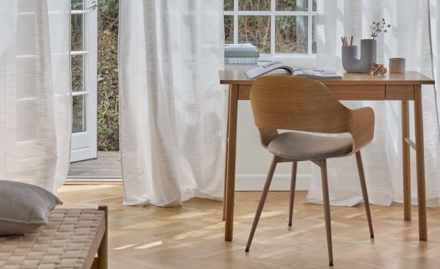 Cách chọn bàn làm việc tại nhà: giúp không gian cân bằng, công việc suôn sẻ