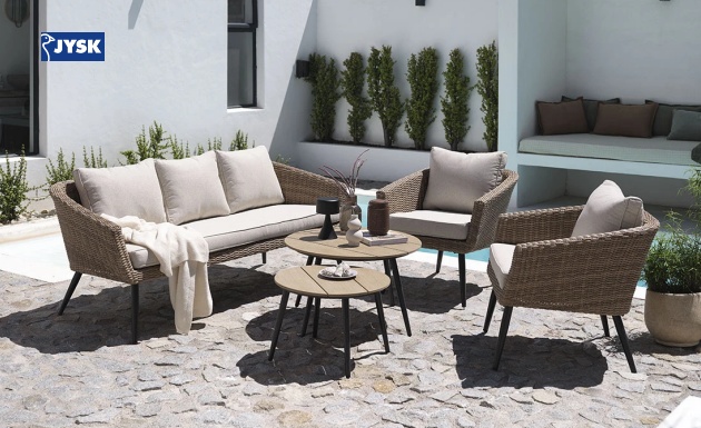 Cách chọn sofa ngoài trời hoàn hảo cho không gian sân vườn 2025