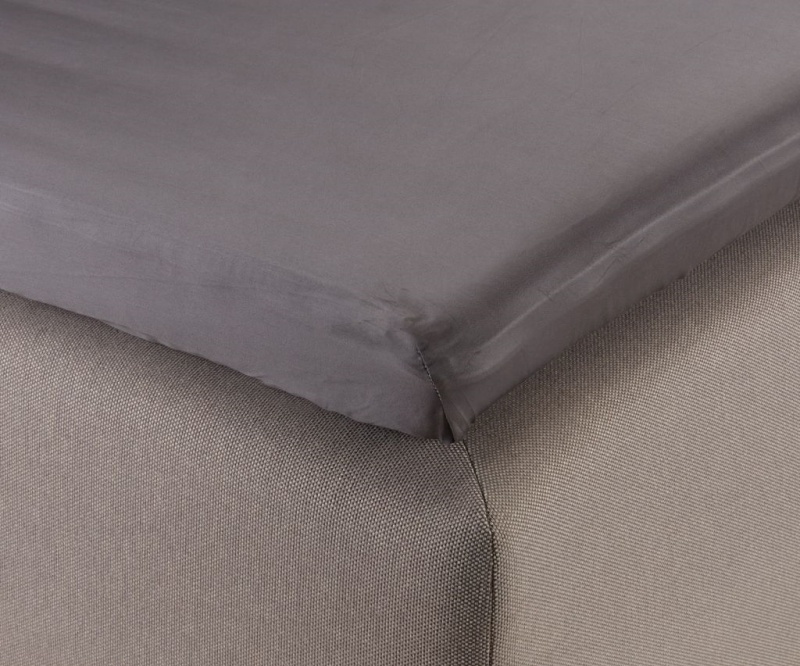 Ga chun cotton sateen mang lại cảm giác bóng bẩy và nâng cấp phòng ngủ.