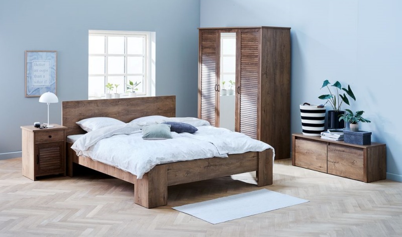 Lựa chọn giường ngủ gỗ công nghiệp là cách hạn chế việc sử dụng các nguồn gỗ tự nhiên và giảm chi phí cho người dùng.