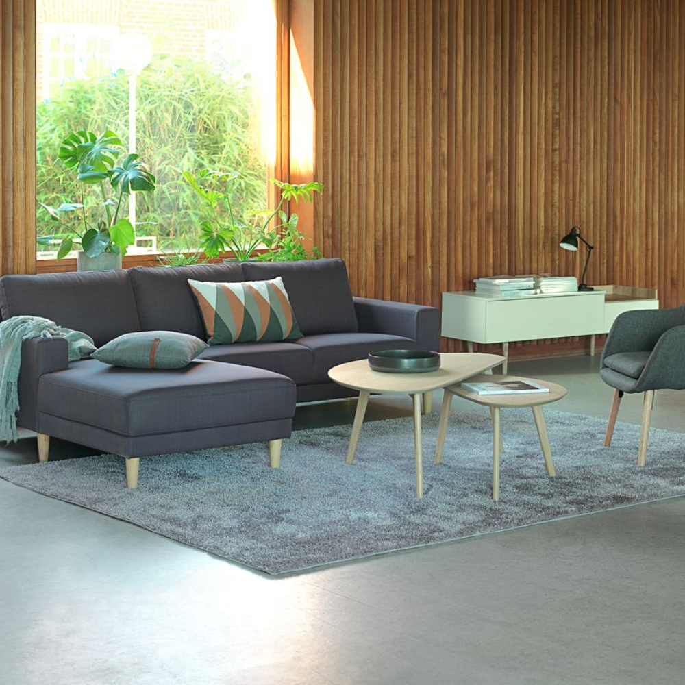 Sofa góc trái với chân gỗ chắc chắn