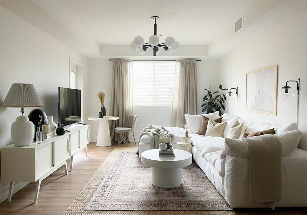 Thảm trải sàn cũng là một trong những vật dụng trang trí đẹp, tăng tính thẩm mỹ cho phòng khách