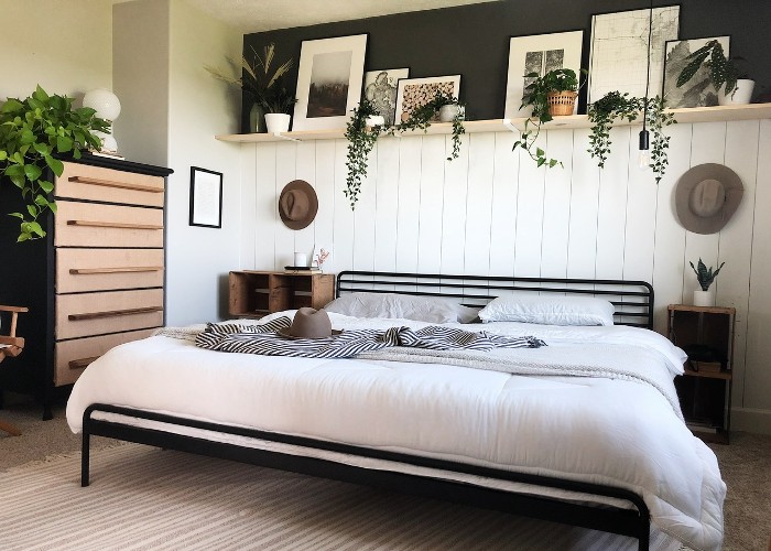 Kệ gỗ đẹp trang trí phòng ngủ