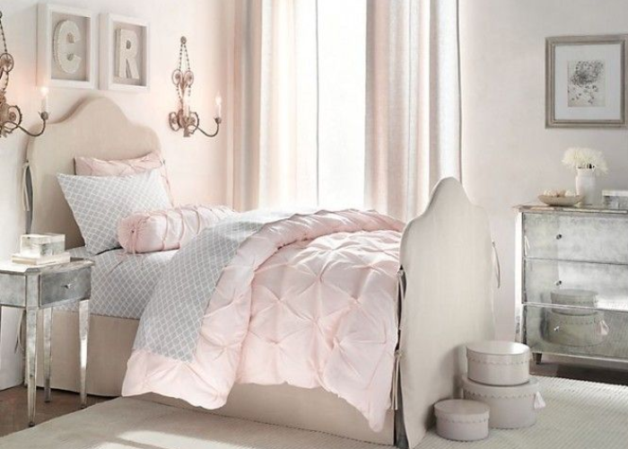 Phòng ngủ theo phong cách cổ điển sang trọng cho bé gái 