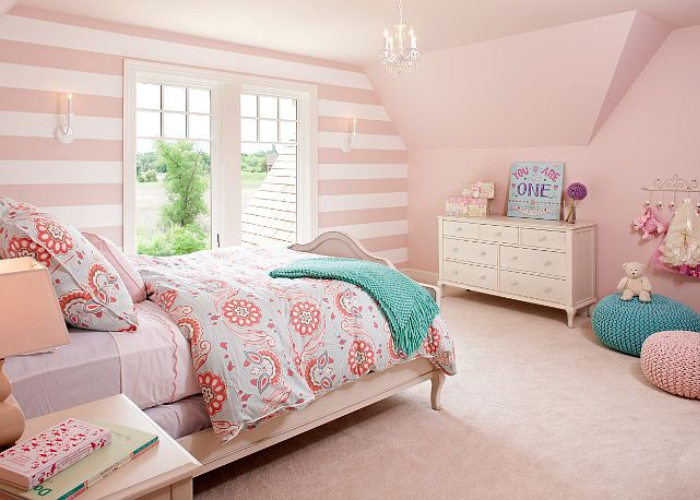 Phòng ngủ theo concept cổ điển với tone hồng chủ đạo ngọt ngào cho bé gái