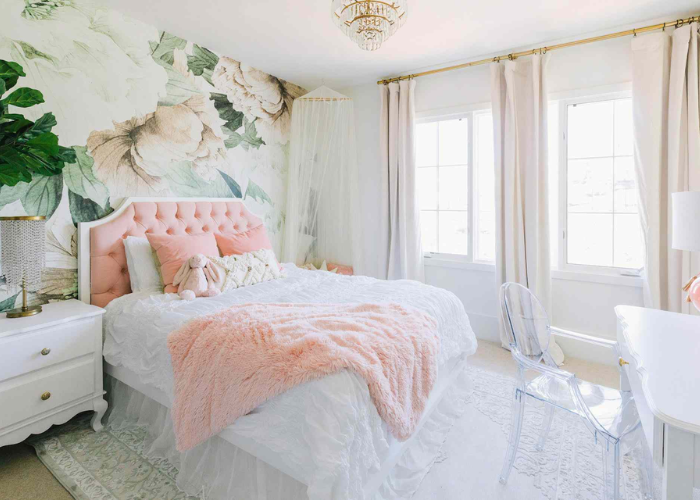 Sử dụng thảm lông trang trí giường ngủ giúp “thăng hạng” thẩm mỹ cho căn phòng