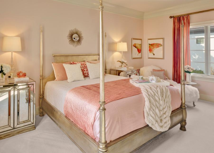 Phòng ngủ màu hồng pastel cổ điển
