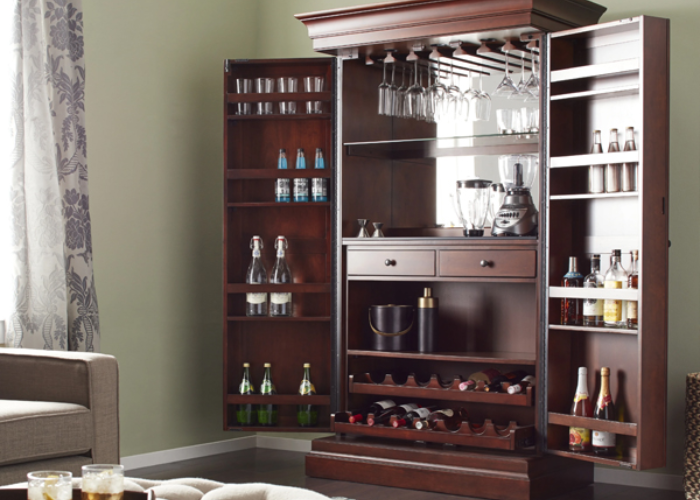 Tủ rượu thể hiện sự sang trọng và mang nét đẹp tinh tế cho không gian phòng khách