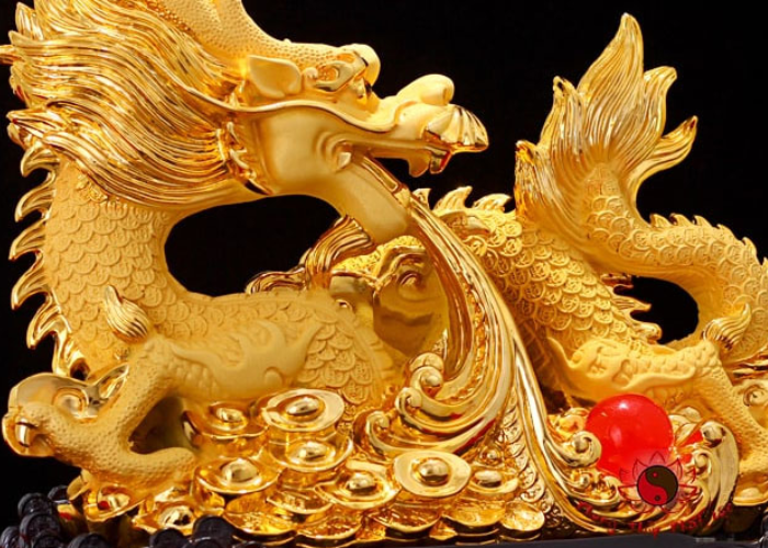 Vật phẩm phong thuỷ hình rồng được điêu khắc và mạ vàng một cách độc đáo