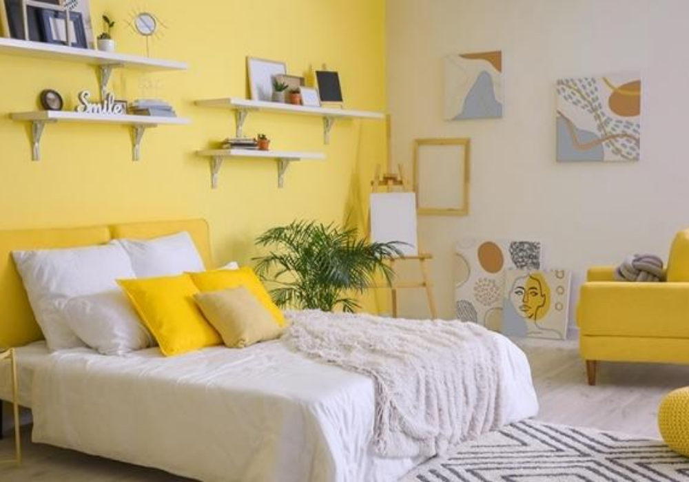 Phòng ngủ màu vàng hợp với người mệnh Thổ