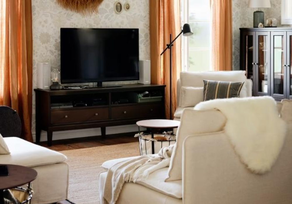 Kệ TV kiểu cổ điển đơn giản phù hợp với căn phòng khách mang phong cách hoài cổ