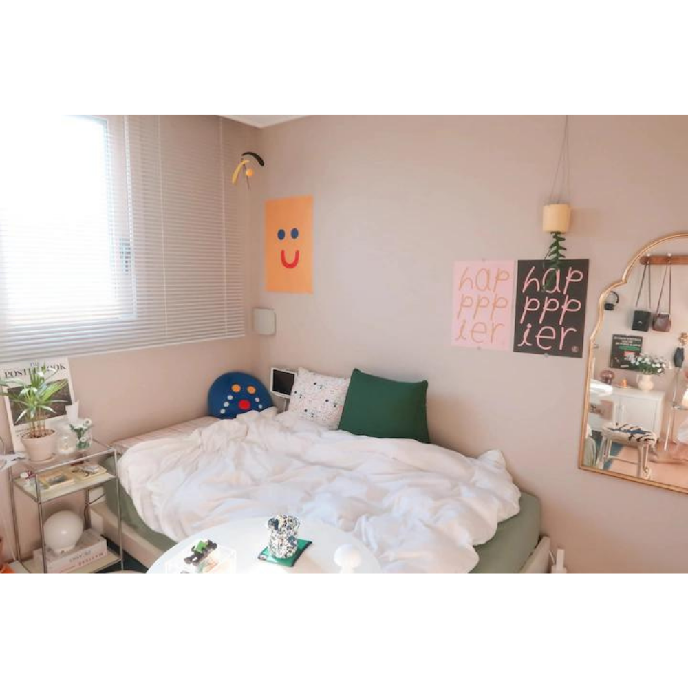 Trang trí phòng ngủ nhỏ cho nữ sử dụng màu trung tính nhã nhặn phù hợp với nhiều độ tuổi khác nhau