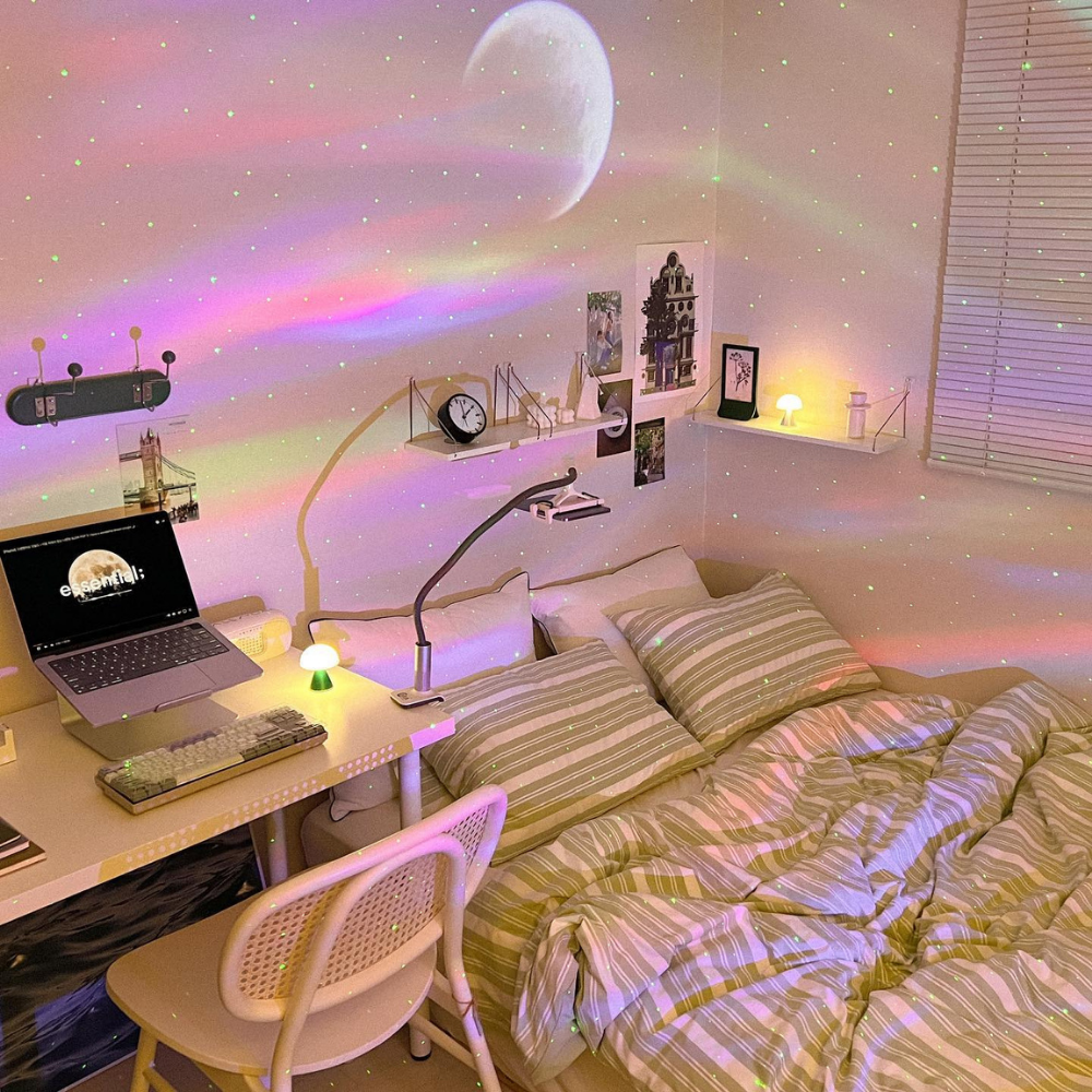 Phòng ngủ nhỏ cho nữ với đèn led trang trí