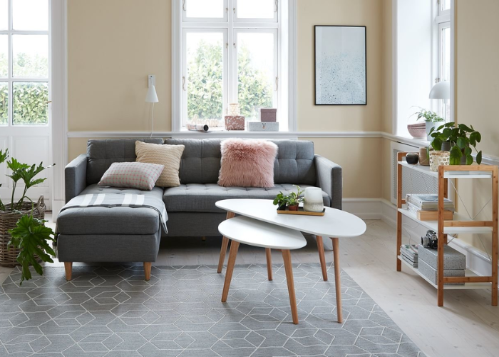 Phong cách tối giản sẽ giúp cho không gian phòng khách nhà ống 4m trở nên rộng rãi và gọn gàng hơn