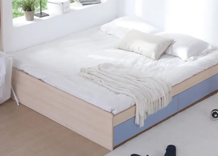 Giường gỗ MDF với thiết kế và màu sắc nhẹ nhàng, thích hợp cho những người yêu thích phong cách tối giản