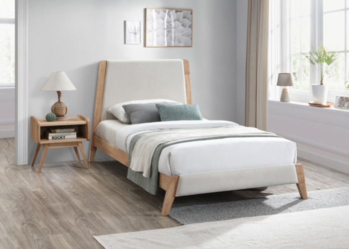 Một mẫu nội thất phòng ngủ từ gỗ sồi Nga phù hợp với các đối tượng có thu nhập bình dân.