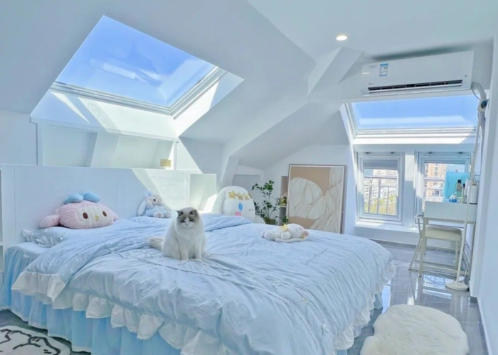 Một mẫu trang trí phòng ngủ gác mái màu xanh nước biển siêu đáng yêu