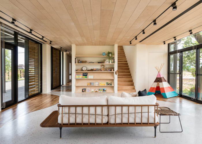 Trần nhà gỗ công nghiệp đơn giản, tinh tế, phù hợp với phong cách nội thất hiện đại