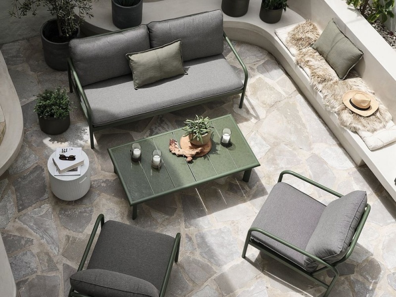 Hoàn thiện không gian ban công sân vườn với set Sofa ngoài trời đẹp, hiện đại.