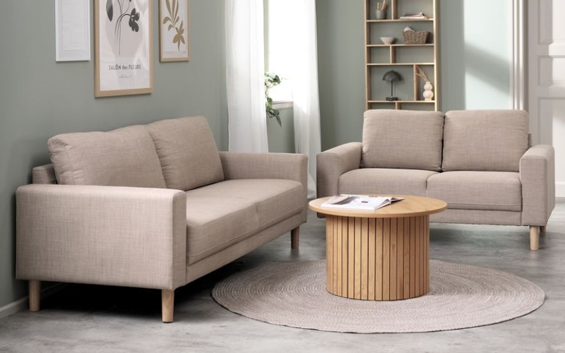Sofa màu trắng sáng hoặc màu be được nhiều người lựa chọn