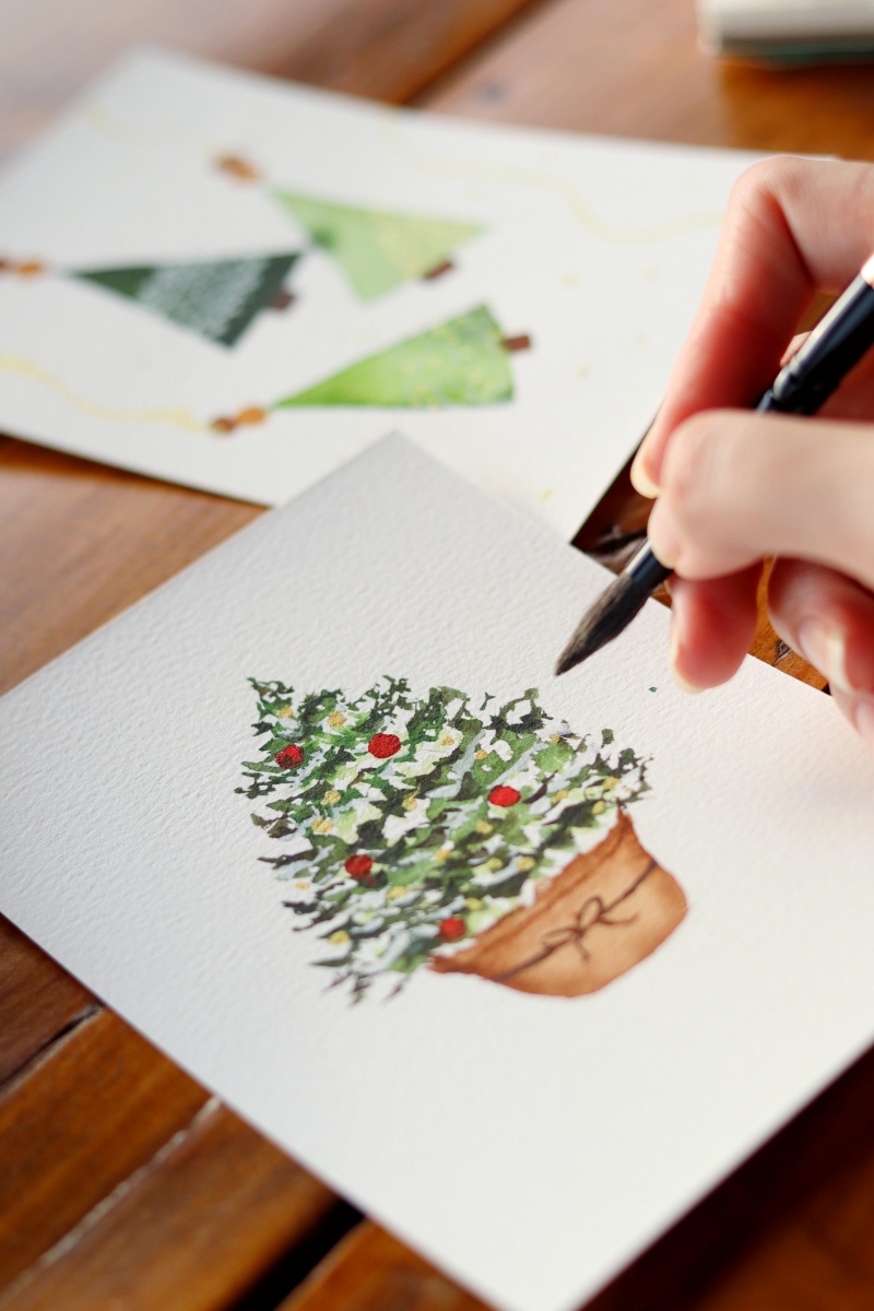 Mẫu vẽ thiệp giáng sinh với cây thông 