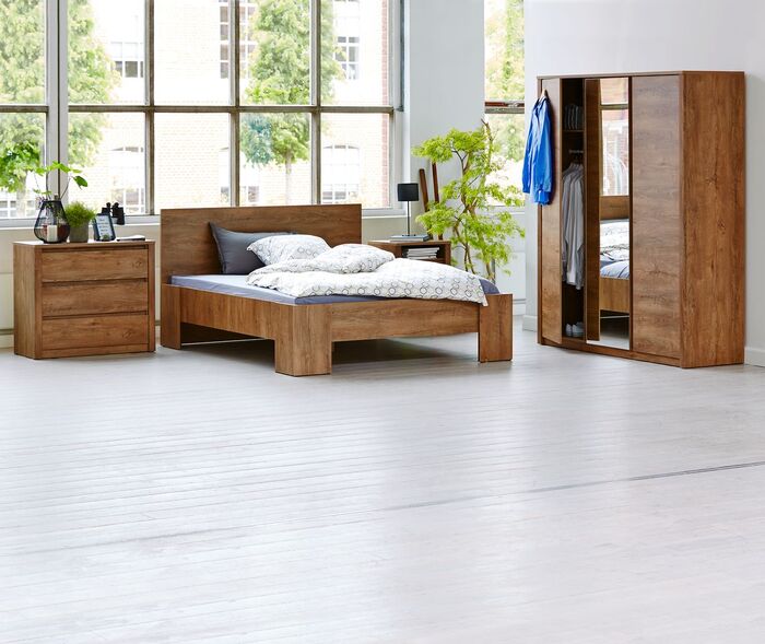 Mẫu giường ngủ VEDDE chất liệu gỗ công nghiệp màu sồi cho không gian thêm ấm cúng, gần gũi.