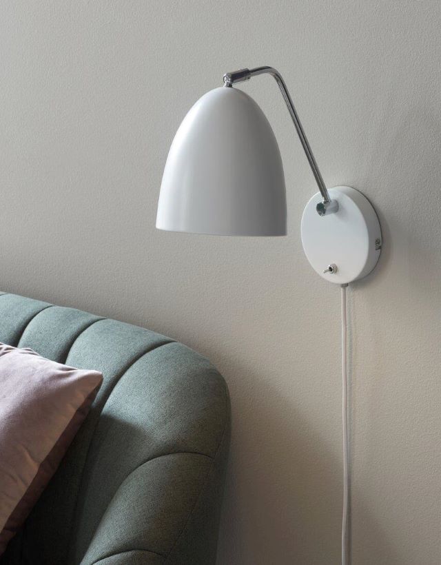Mẫu đèn phòng khách được thiết kế gắn tường  hiện đại 