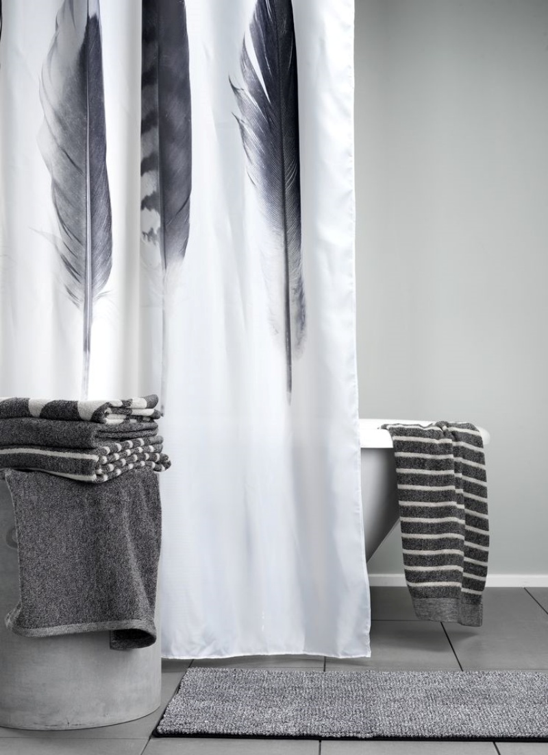 Lựa chọn chiếc rèm phòng tắm họa tiết ưng ý cũng là cách giúp bạn tận hưởng sự thoải mái và thư giãn.