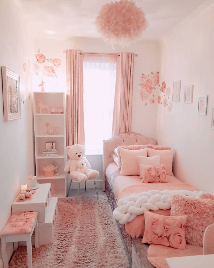Mẫu trang trí phòng ngủ với sắc hồng chủ đạo đầy đáng yêu cho bé gái