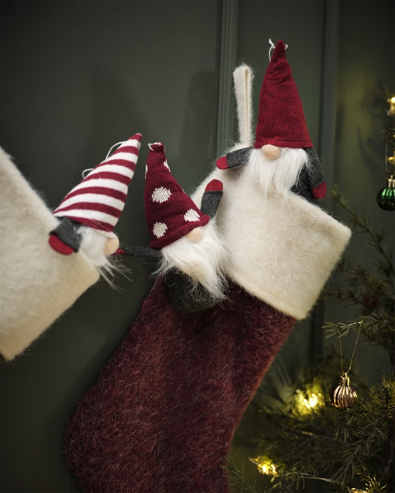 Vớ Noel họa tiết cực yêu đón Giáng Sinh món quà tặng quen thuộc.