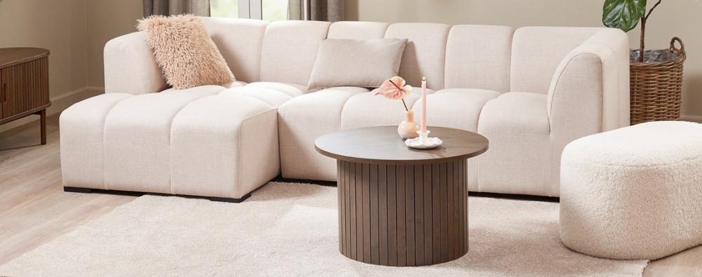 Tết đến, nhiều gia đ&igrave;nh d&agrave;nh thời gian trang tr&iacute; lại kh&ocirc;ng gian ph&ograve;ng kh&aacute;ch 