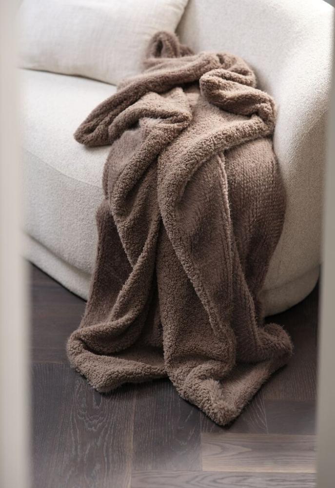 Chăn sofa VINTEREIK polyester m&agrave;u n&acirc;u 