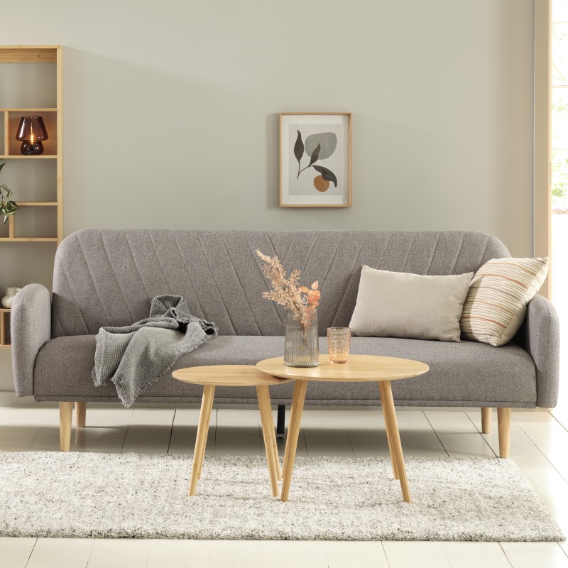 B&agrave;n g&oacute;c nhỏ l&agrave; gợi &yacute; l&yacute; tưởng để tận dụng kh&ocirc;ng gian g&oacute;c