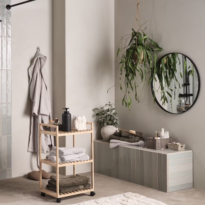 Khăn tắm v&agrave; &aacute;o cho&agrave;ng thường bị xem l&agrave; phụ kiện