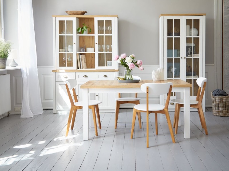 B&agrave;n ăn 8 ghế 