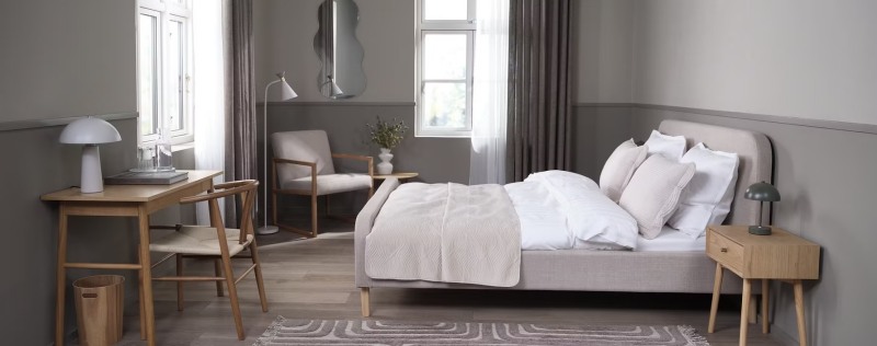 Mẫu bố tr&iacute; ph&ograve;ng ngủ 23m2 t&ocirc;ng m&agrave;u s&aacute;ng