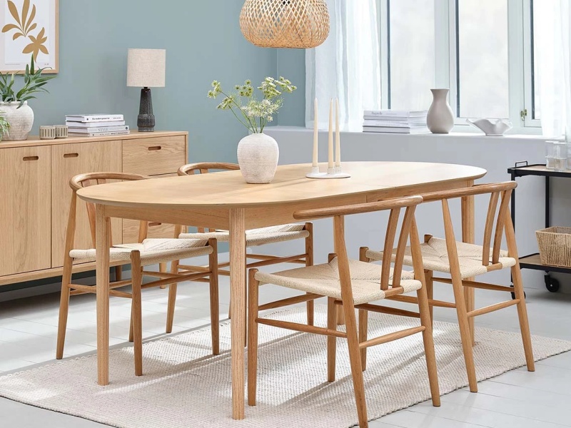 Ghế ăn không chỉ là nơi ngồi mà trở thành điểm tựa cho những khoảnh khắc quý giá bên gia đình, đó chính là lúc bạn đã chọn đúng