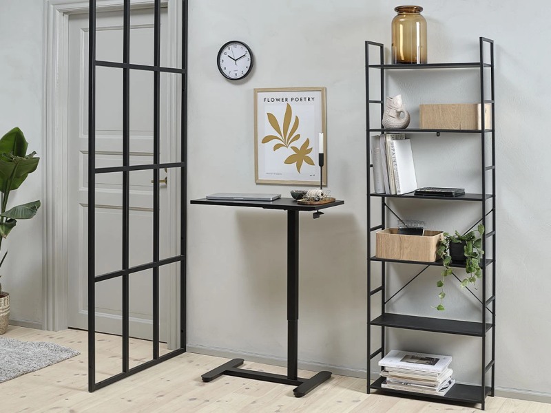 B&agrave;n l&agrave;m việc đơn, c&oacute; khă năng n&acirc;ng v&agrave; hạ tự động