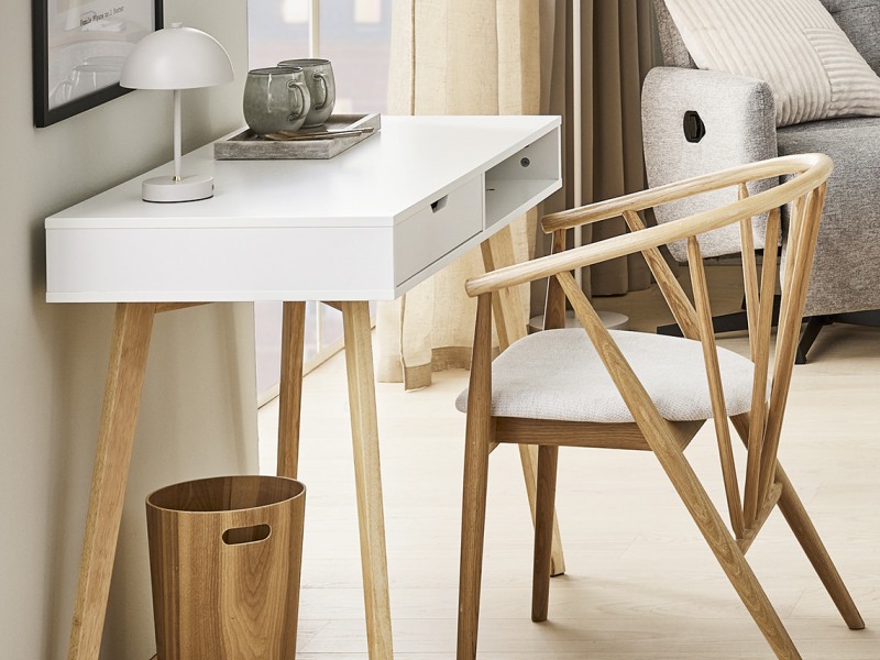 Cốc nước sứ họa tiết trang tr&iacute; b&agrave;n l&agrave;m việc độc đ&aacute;o