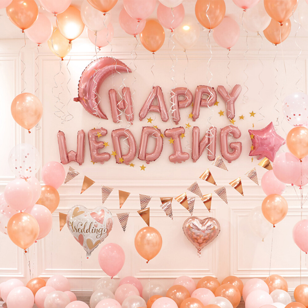 Trang trí phòng cưới màu hồng pastel nhẹ nhàng với hình decal độc đáo