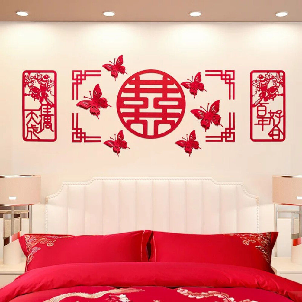 Trang trí phòng cưới với đầu giường thể hiện hạnh phúc viên mãn