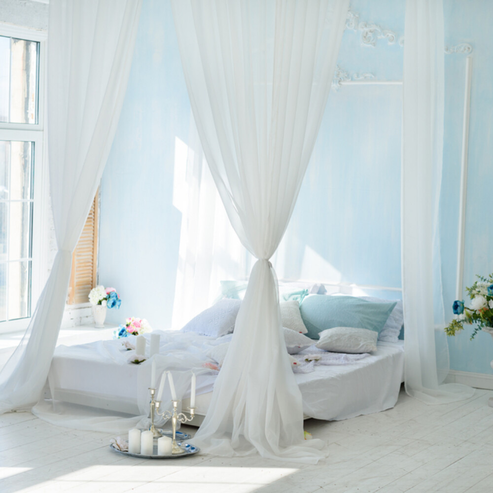 Trang trí phòng cưới lãng mạn với rèm voan