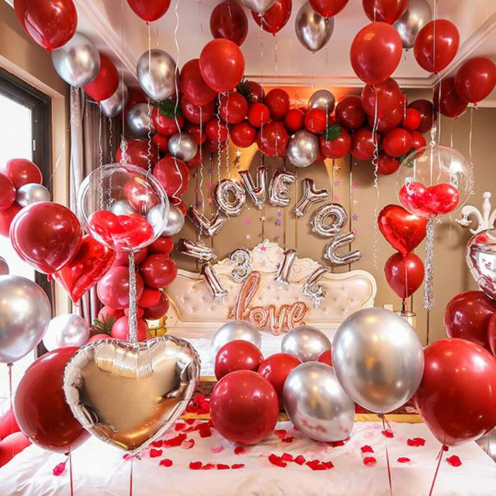 Trang trí phòng cưới vui vẻ, sinh động với bóng bay màu đỏ