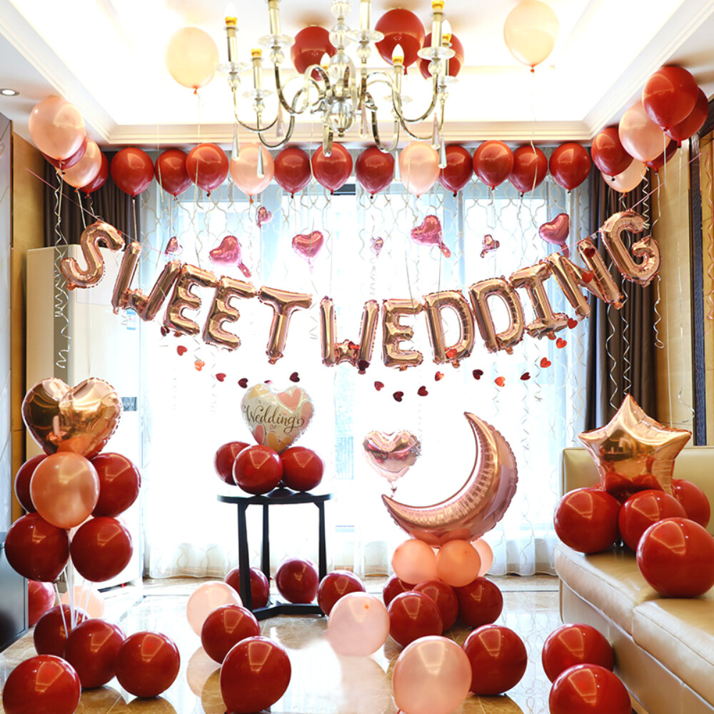 Trang trí phòng cưới châu Á với bóng bay