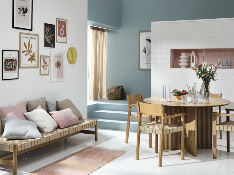 Mẫu trang trí phòng khách nhà ống sử dụng đồ nội thất đơn giản