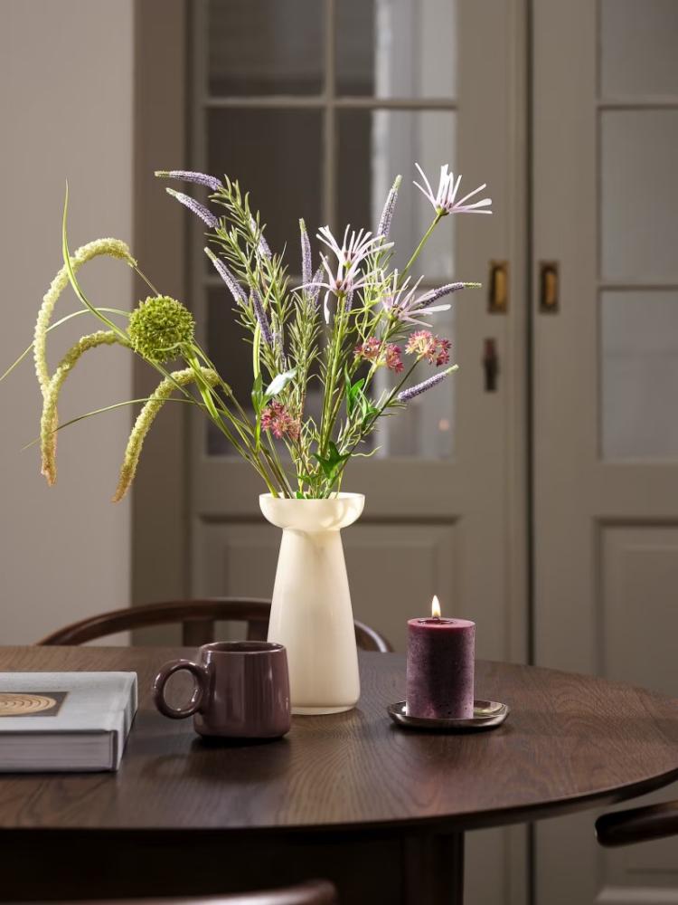 Sử dụng đồ decor tối giản để trang trí phòng khách nhỏ