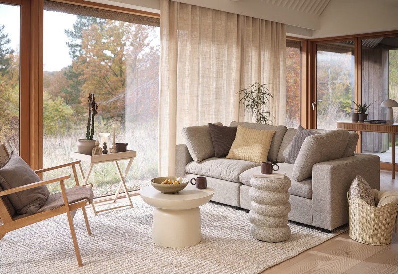 Tận dụng ánh sáng tự nhiên để mở rộng không gian phòng khách nhở