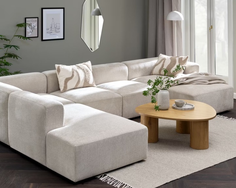 Với những ngôi nhà có diện tích nhỏ, bạn có thể tham khảo việc mở rộng không gian bằng việc sử dụng đồ nội thất đa năng