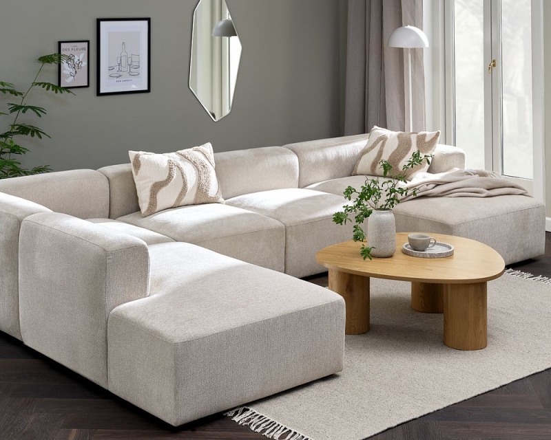 Phòng khách có diện tích khiêm tốn thì nên ưu tiên kiểu thiết kế nội thất tối giản (Nguồn: Internet)